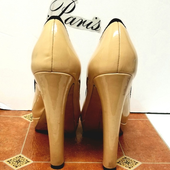 Vince Camuto Genevive Platform Heels - Picture 6 of 8